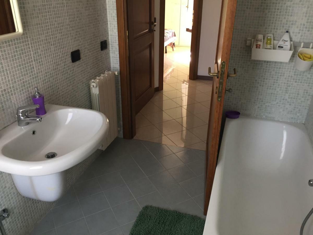 Via Acquedotto N. 66, Condominio "Le Piramidi" 올비아 외부 사진